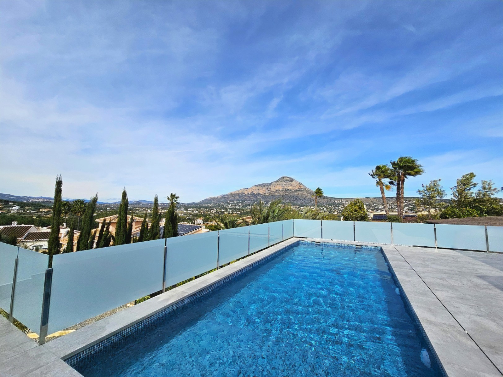 Eigentijdse villa in Jávea met uitzicht op de Montgó