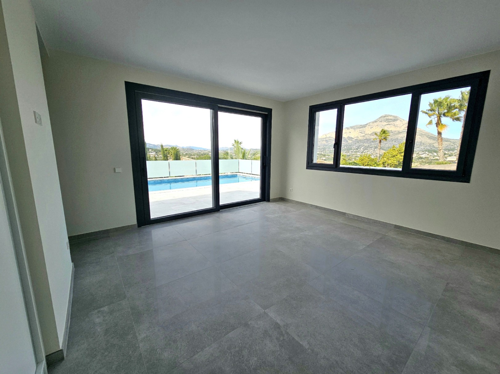 Eigentijdse villa in Jávea met uitzicht op de Montgó