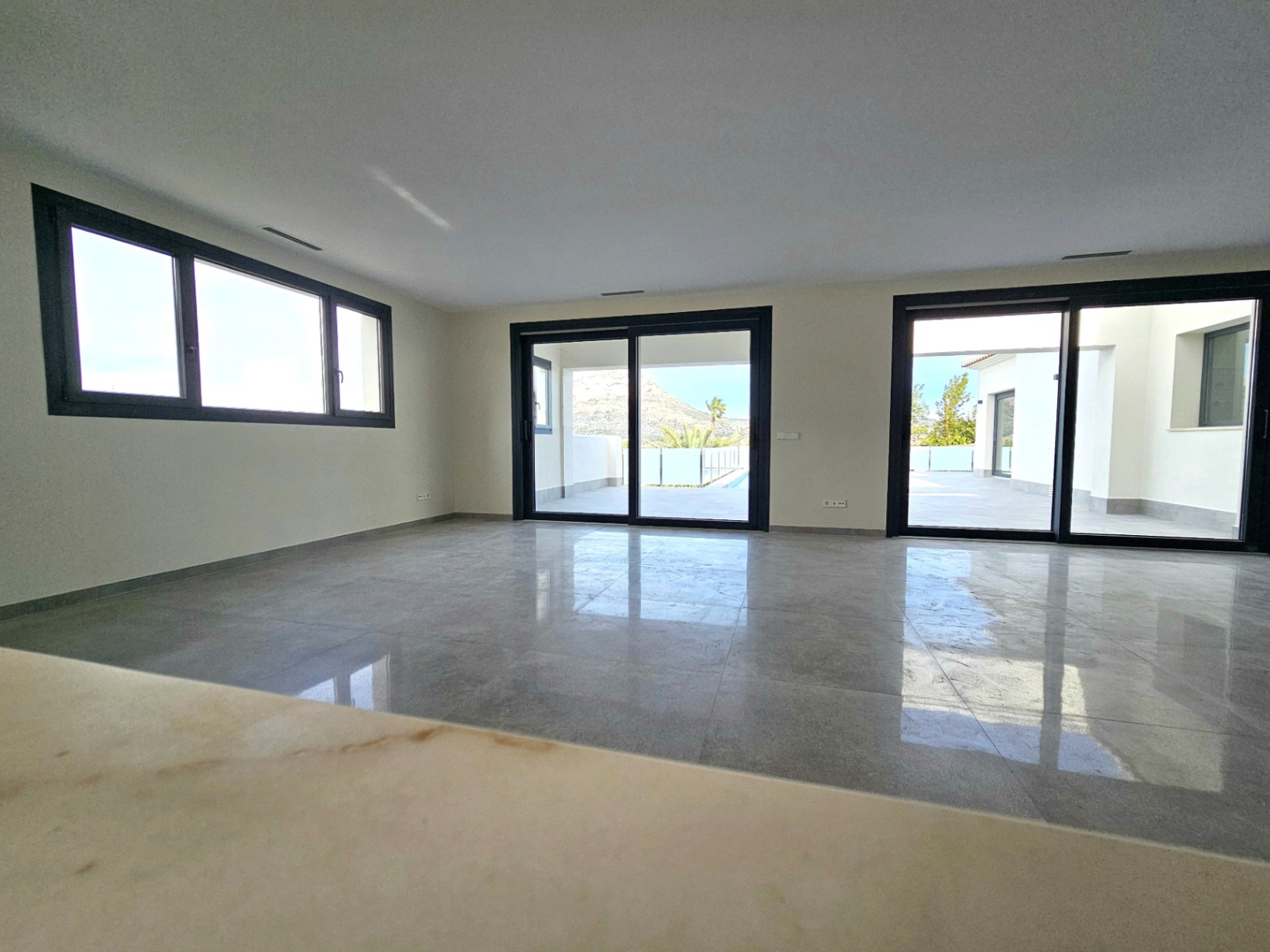 Eigentijdse villa in Jávea met uitzicht op de Montgó