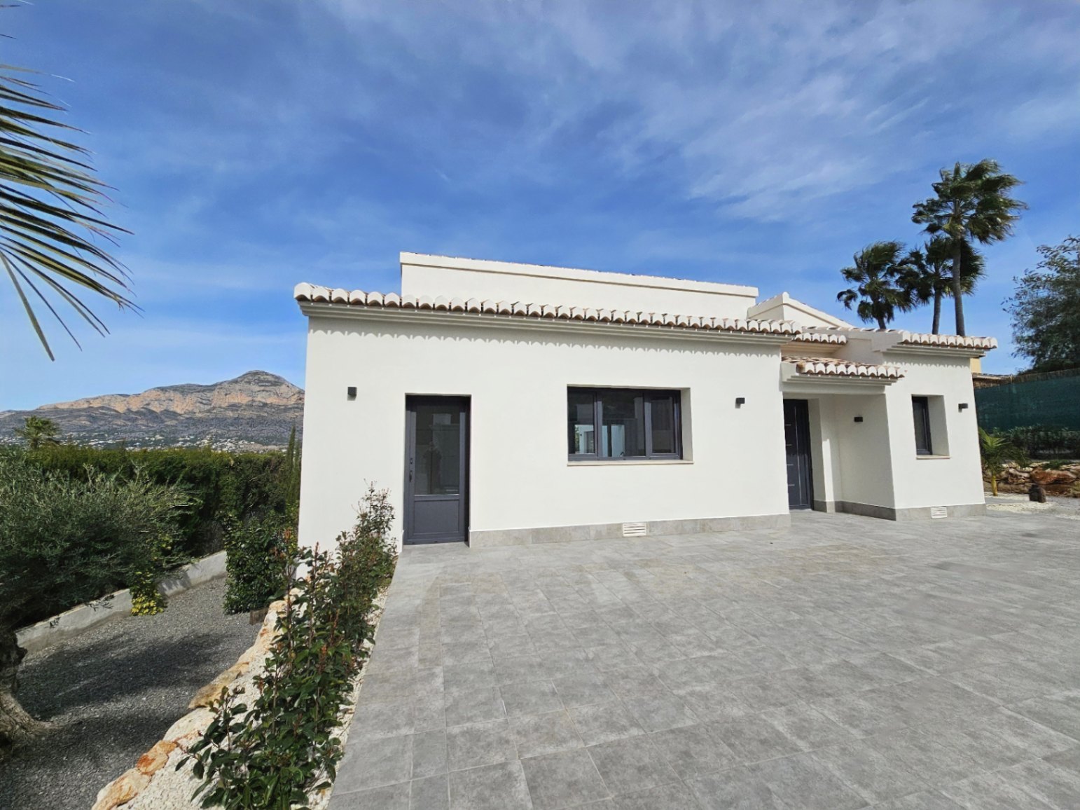 Eigentijdse villa in Jávea met uitzicht op de Montgó