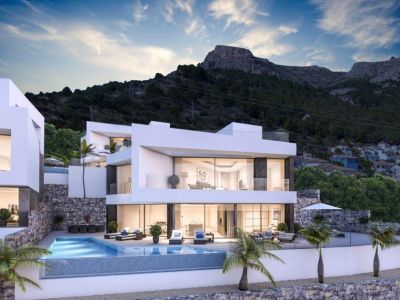Buitenaanzicht van de villa met overloopzwembad en modern design, dat opgaat in het berglandschap van Calpe.