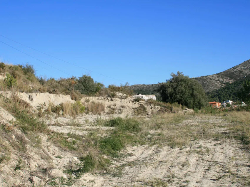 Landelijk perceel van 11.600 m2 met zeezicht in Benitachell