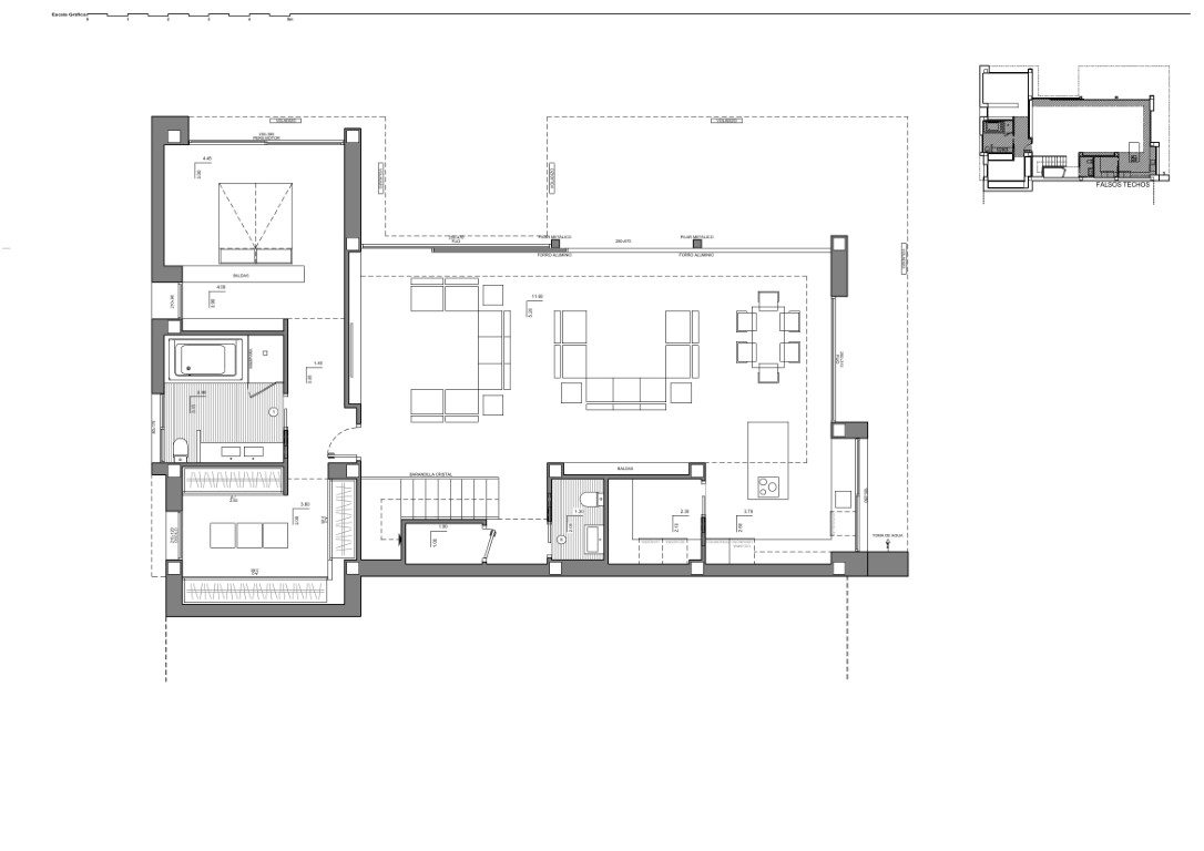 Gedetailleerde plattegrond van de hoofdverdieping met de master suite inclusief inloopkast, ruime woon-eetkamer en een open keuken met kookeiland.