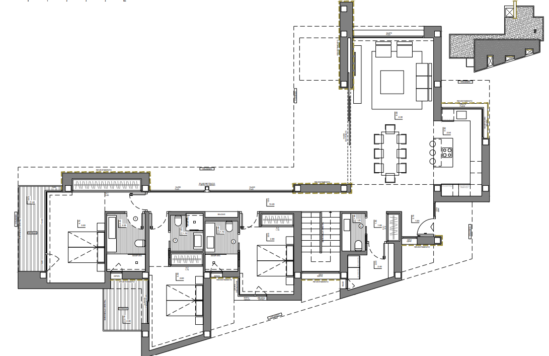 Technische plattegrond van de hoofdverdieping met drie slaapkamers met eigen badkamer, een open woonkamer met keuken en toegang tot ruime terrassen.