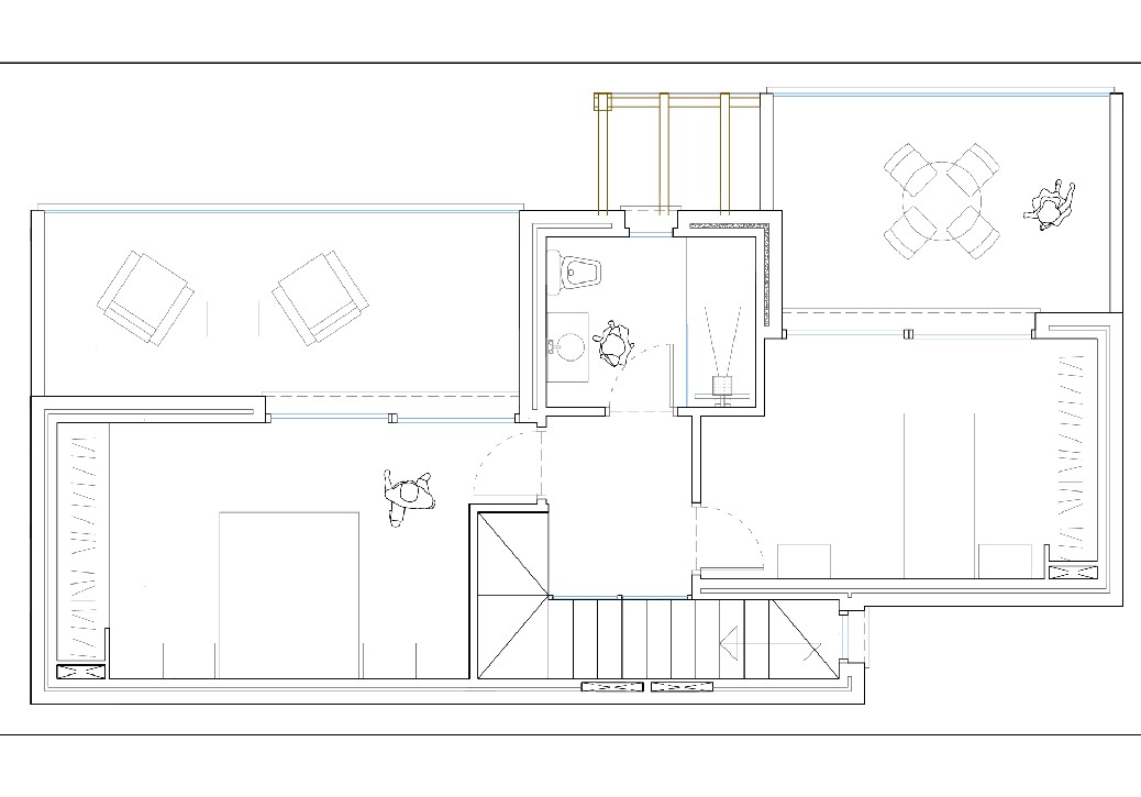Plattegrond van de bovenverdieping met twee tweepersoonsslaapkamers, inbouwkasten, een gedeelde badkamer en directe toegang tot ruime privéterrassen.