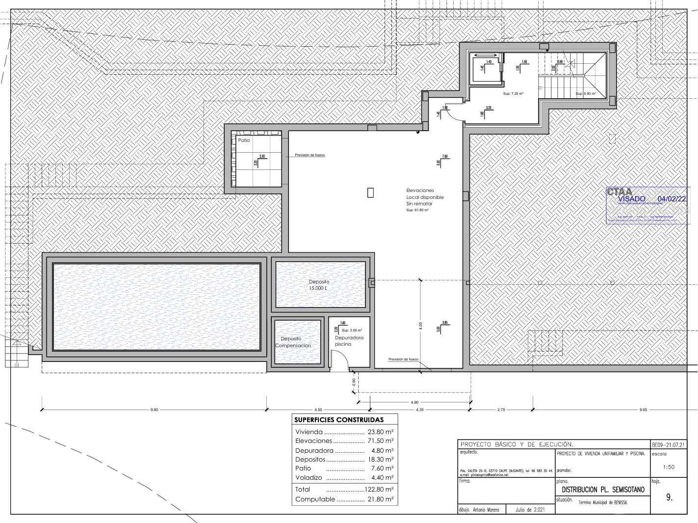 Gedetailleerde technische plattegrond van het souterrain met de indeling van de zwembadinstallatie, waterreservoirs en de voorziene liftschacht.