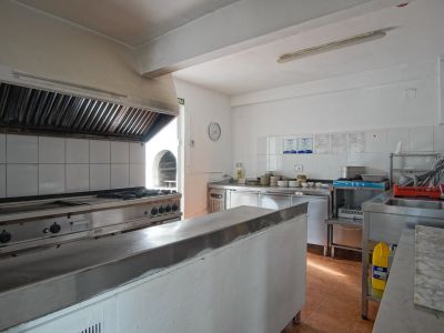Professionele keuken van het restaurant