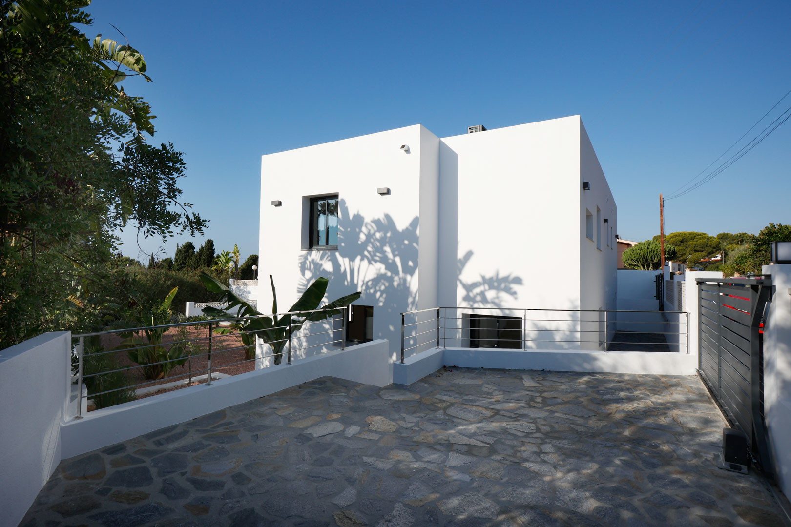 Moderne villa in Calpe, El Carrió met zeezicht en zonne-energie