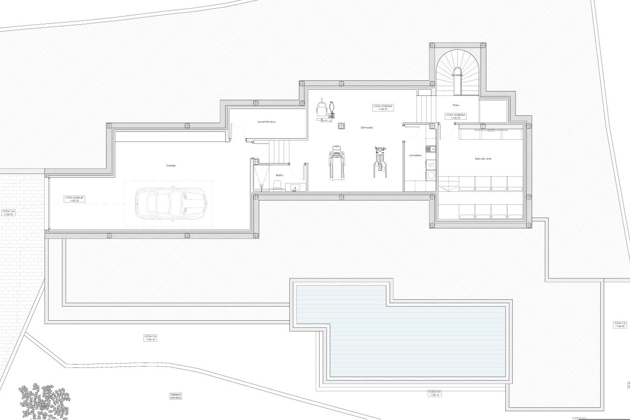 Technische plattegrond van het souterrain met de indeling van de garage, fitnessruimte, bioscoopzaal, wasruimte en badkamer.
