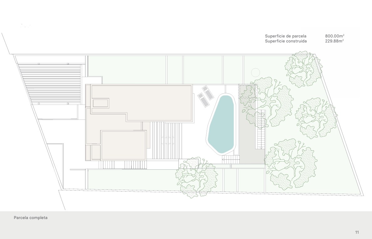 Architectonisch plan van de villa met zwembad, tuin en privé parkeerplaats.