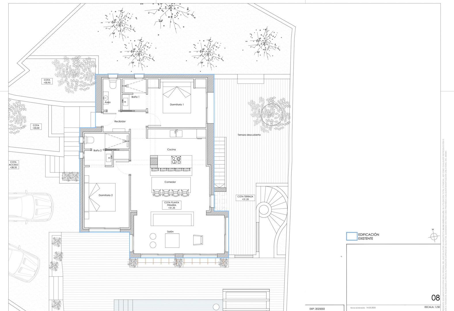 Technische plattegrond van de eerste verdieping met de indeling van twee slaapkamers en-suite, open keuken met eiland, woonkamer en ruim buitenterras.