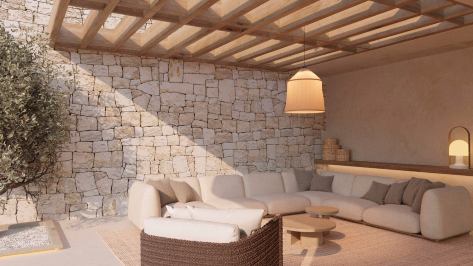 Buitenloungeruimte met natuurstenen muur, houten pergola en een ruime hoekbank. Sfeervolle verlichting en modern meubilair creëren een uitnodigende setting.