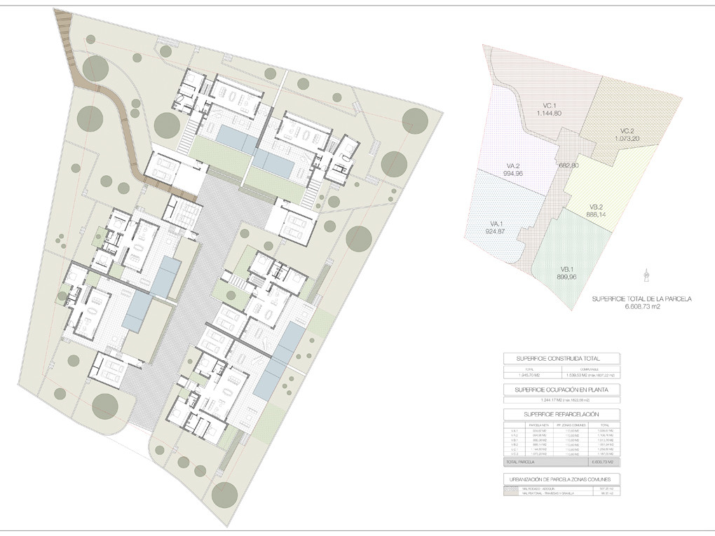 Masterplan met de indeling van meerdere villa's, individuele percelen, gemeenschappelijke ruimtes en hun respectievelijke plattegronden.