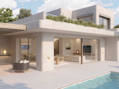 Buitenaanzicht van een moderne villa met privézwembad. Het terras heeft een houten pergola, een buitenlounge en grote ramen die naadloos aansluiten op het open interieur.