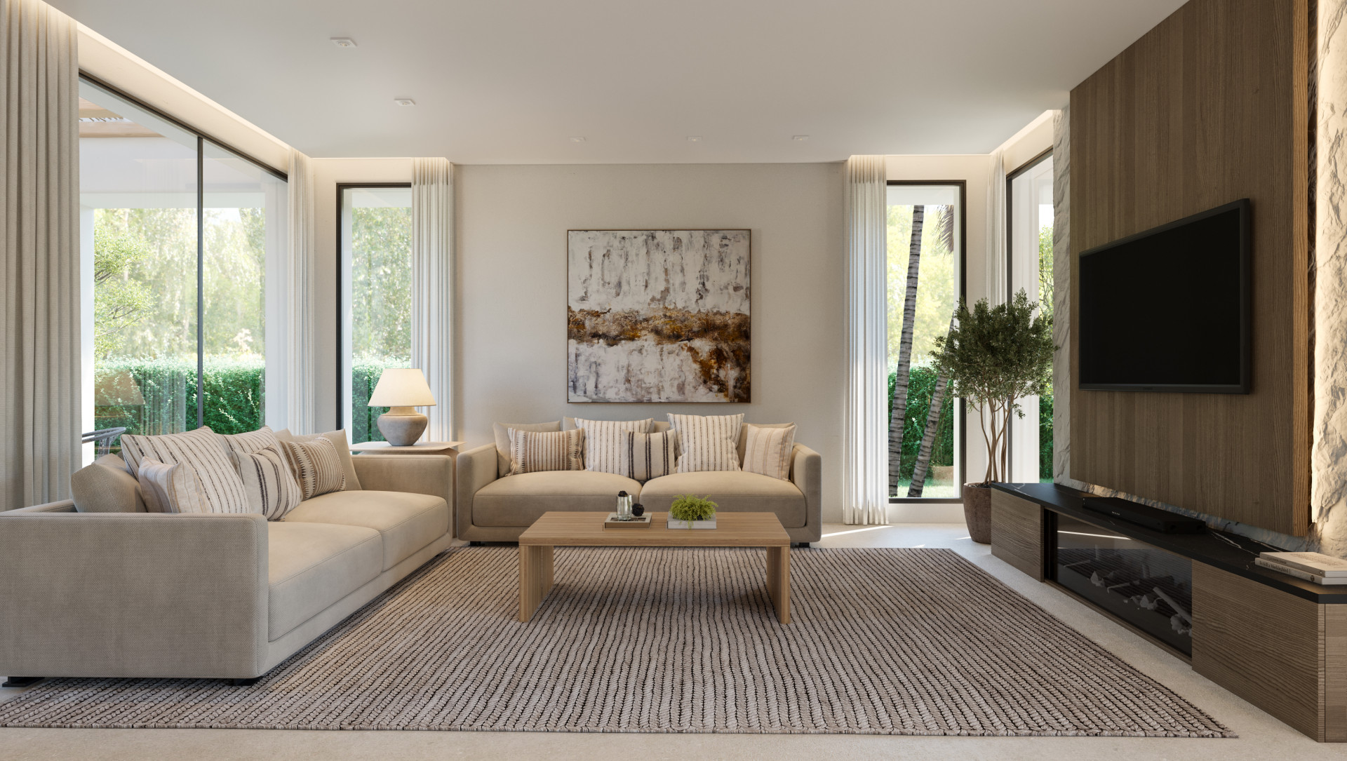 Ruime woonkamer met twee beige banken, een houten salontafel en een getextureerd vloerkleed. Grote ramen bieden uitzicht op weelderig groen, aangevuld met een houten tv-wand met moderne haard.