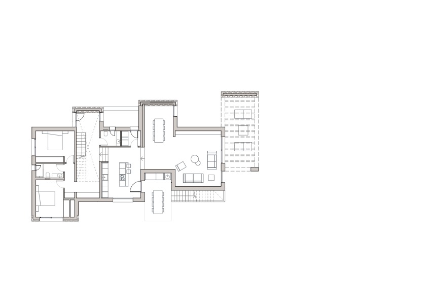 Architecturale plattegrond van de begane grond met de indeling van de open woonkamer, keuken met eiland, slaapkamers met badkamer en uitgebreide terraszones.
