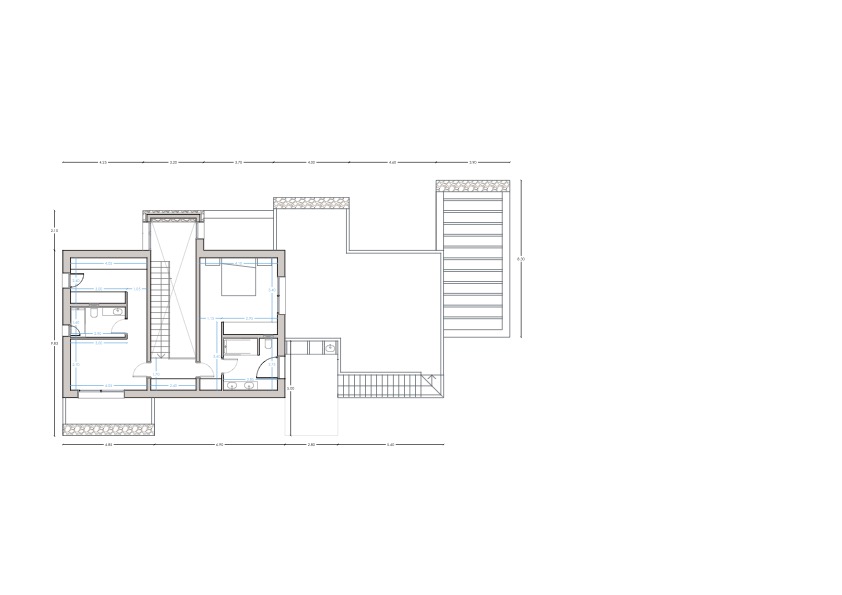 Technische plattegrond met de indeling van twee slaapkamers, en-suite badkamers, een trap en een groot buitenterras met nauwkeurige afmetingen.