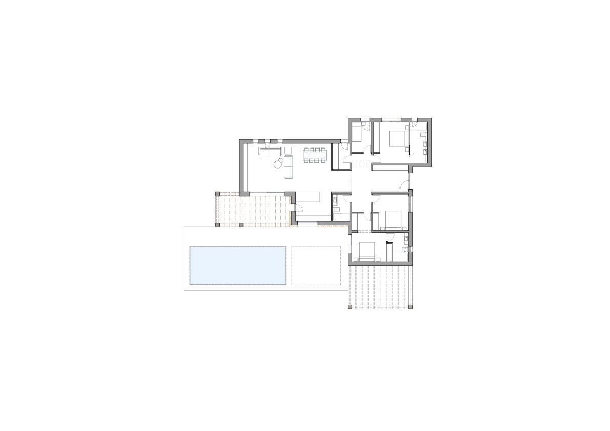 Architecturale plattegrond die de indeling toont met vier slaapkamers en suite, een open woonkamer en een buitenruimte voorzien van een zwembad en pergola's.