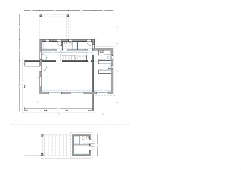 Gedetailleerde technische plattegrond van het onderste niveau, met de wijnkelder, garage-toegang, het trappenhuis en de buitenruimte voorzien van een pergola.