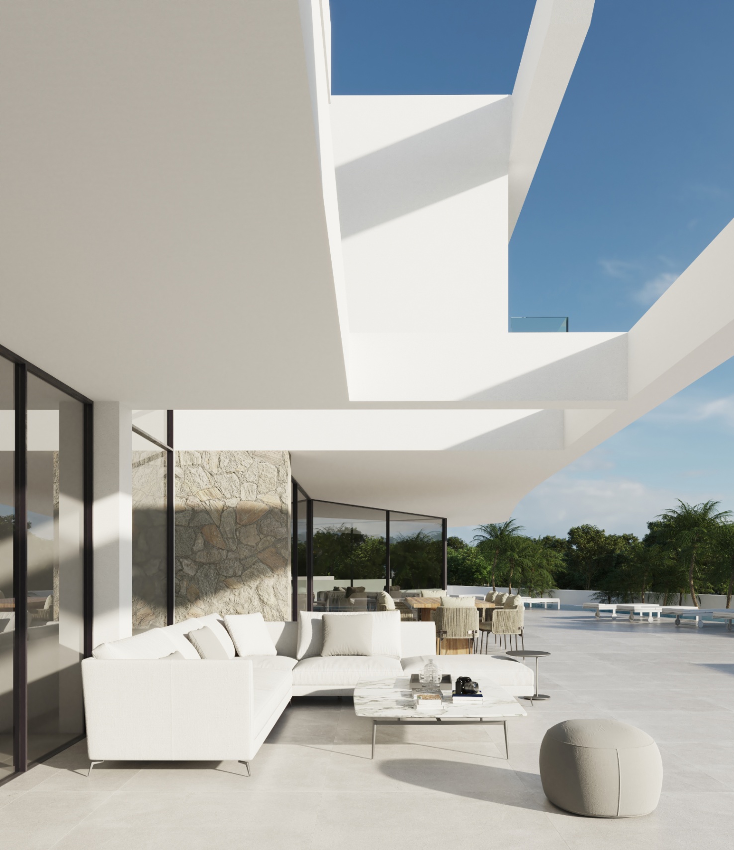 Hoofdterras met buitenlounge, designbanken en natuurstenen accenten onder een moderne witte architecturale overkapping met strakke lijnen.