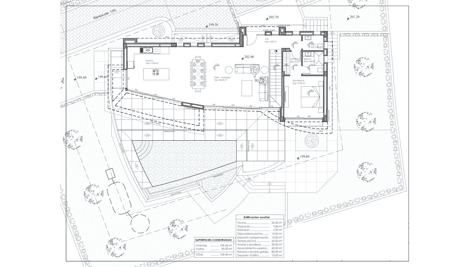 Technische plattegrond van de bovenverdieping met de open woonkamer, keuken, slaapkamer met en-suite badkamer en het grote terras met overloopzwembad.