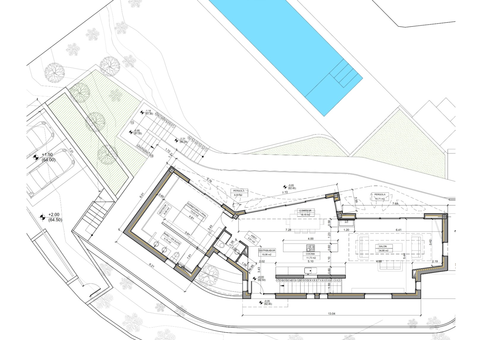 Gedetailleerde architecturale plattegrond van de hoofdverdieping met de open woonkamer, master suite met inloopkast, het zwembad en de dubbele carport.