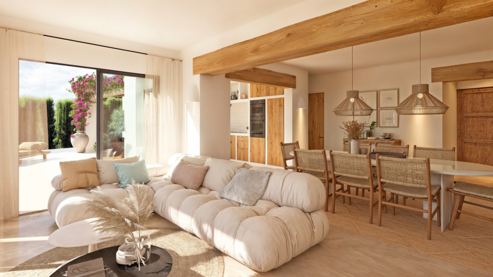 Open woon- en eetkamer met houten balkenplafond, meubilair in natuurlijke tinten en grote schuifpuien die toegang bieden tot het zonnige terras.