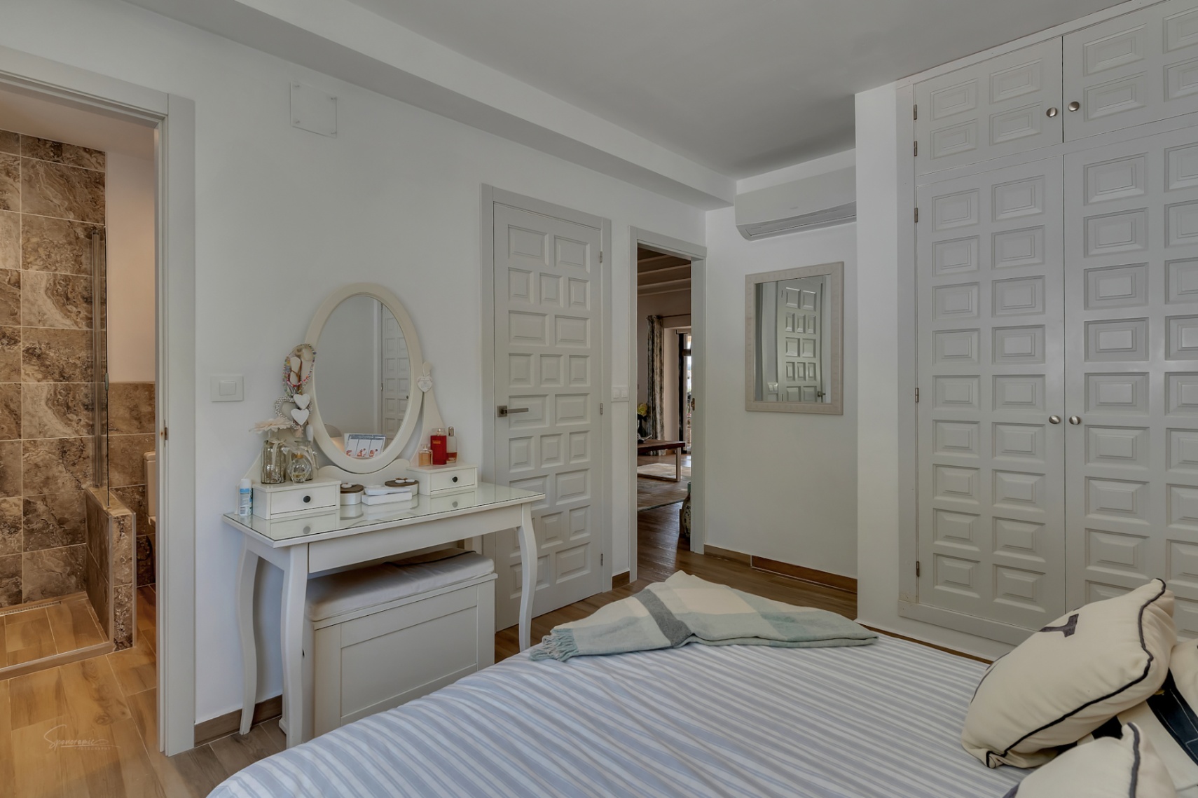 Villa in Jávea met Privézwembad en Uitzicht op de Bergen