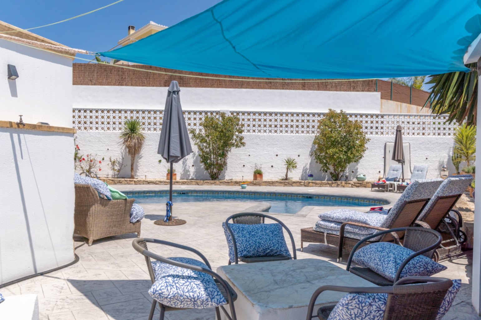 Villa in Jávea met Privézwembad en Uitzicht op de Bergen