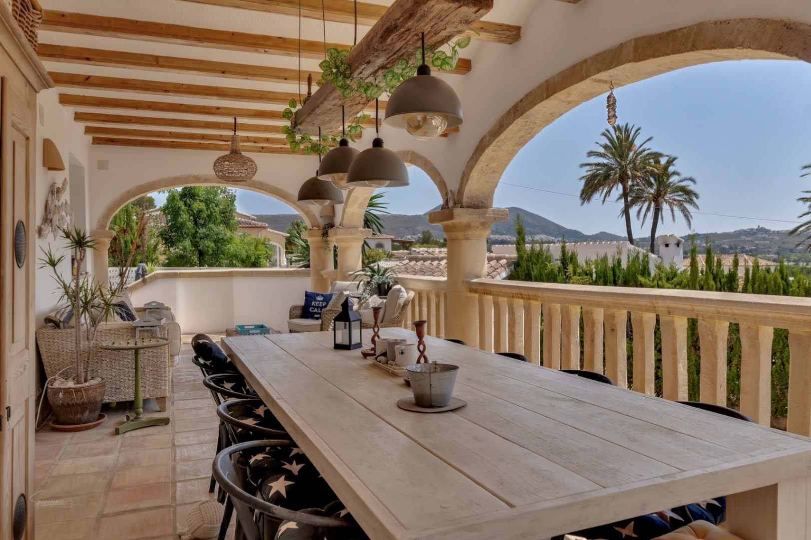 Villa in Jávea met Privézwembad en Uitzicht op de Bergen