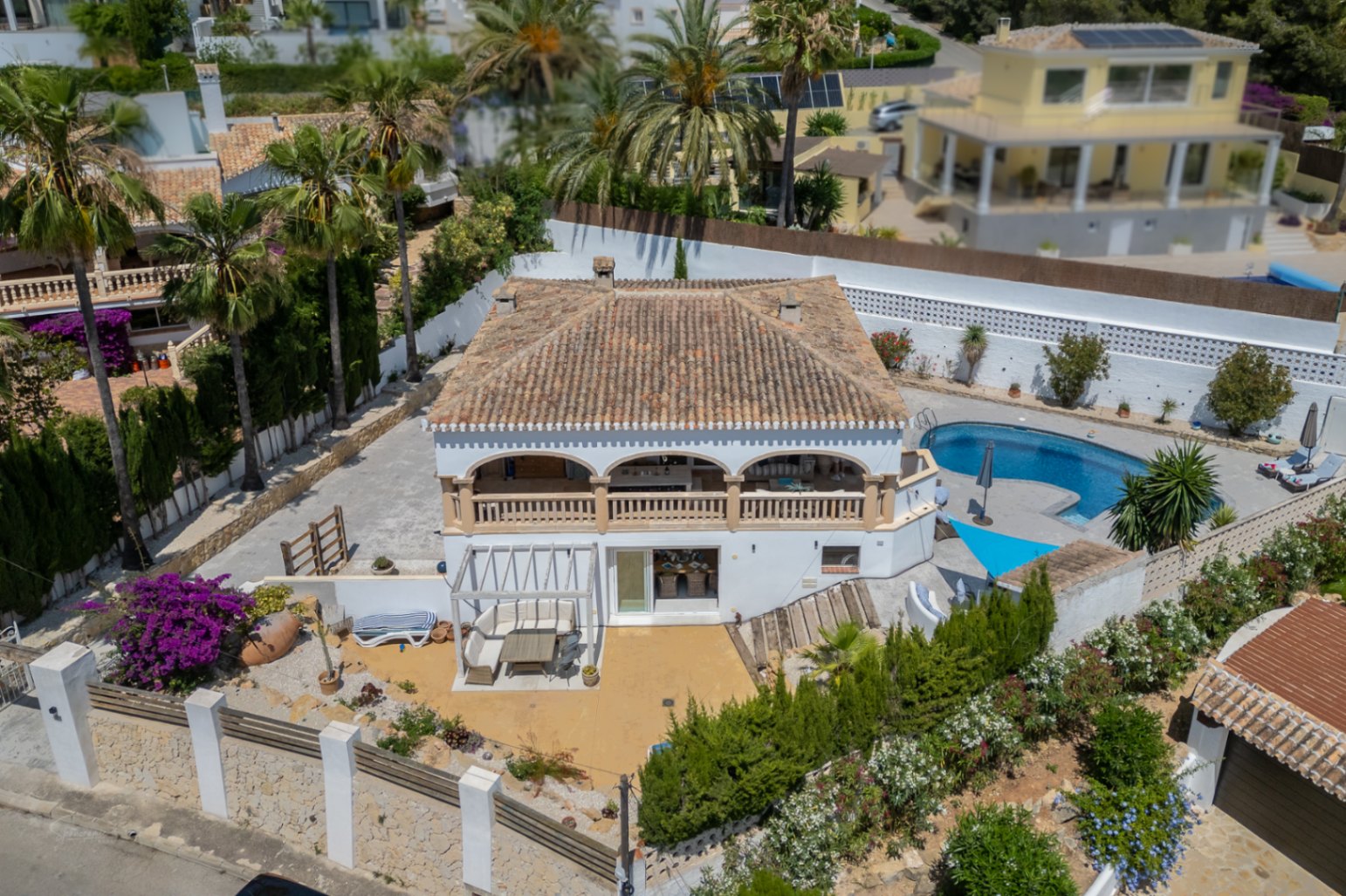 Villa in Jávea met Privézwembad en Uitzicht op de Bergen