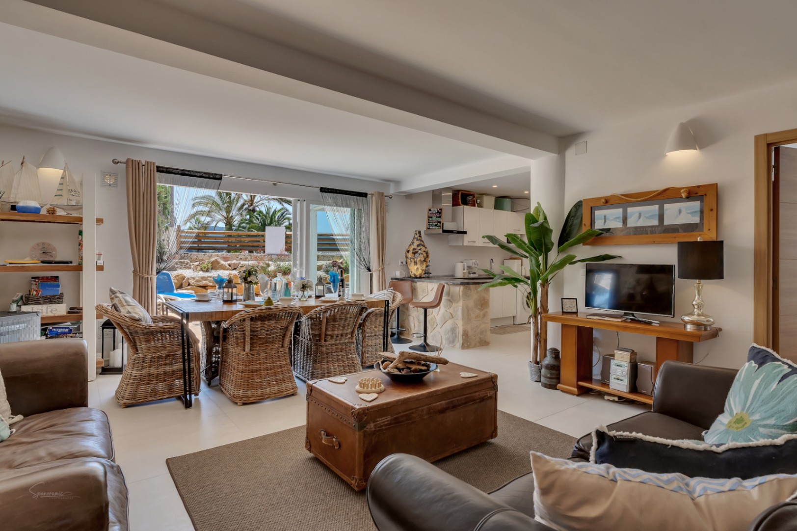 Villa in Jávea met Privézwembad en Uitzicht op de Bergen