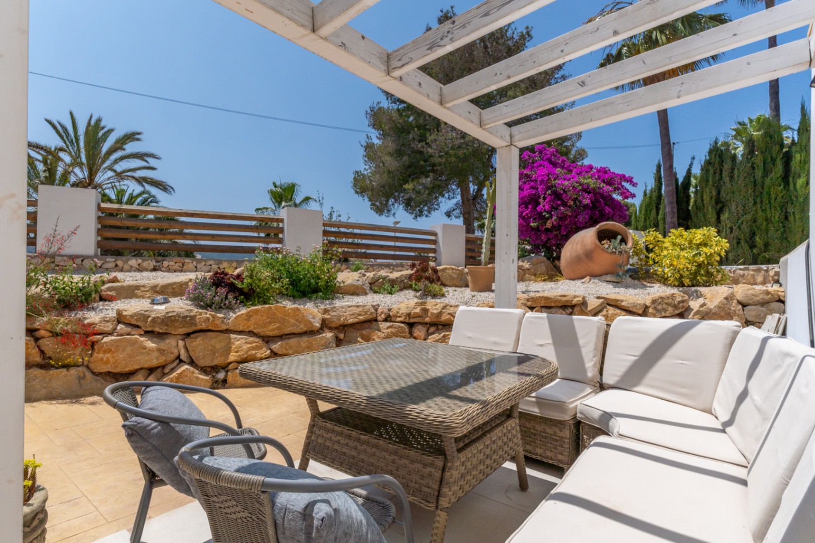 Villa in Jávea met Privézwembad en Uitzicht op de Bergen