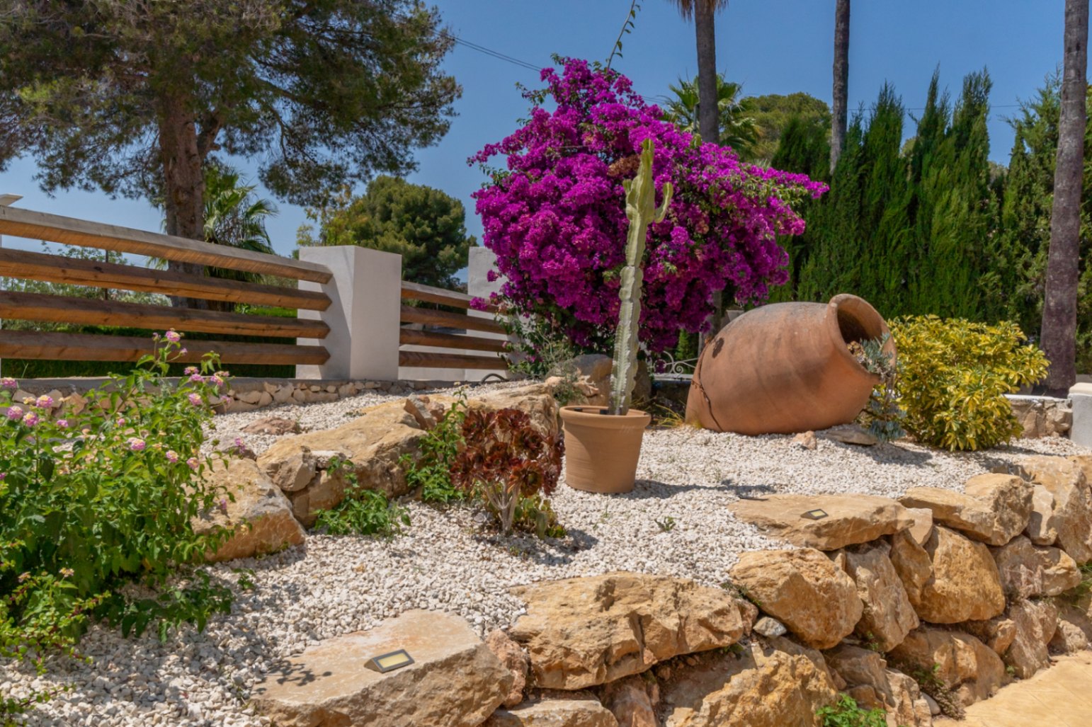 Villa in Jávea met Privézwembad en Uitzicht op de Bergen