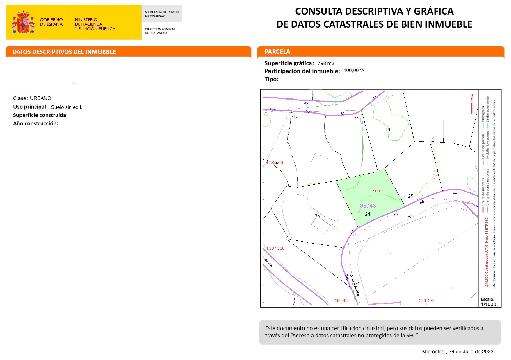 Officieel kadastraal document met het situeringsplan en de grenzen van het stedelijke perceel van 798 m2 in Moraira, inclusief technische gegevens en schaal 1/1000.