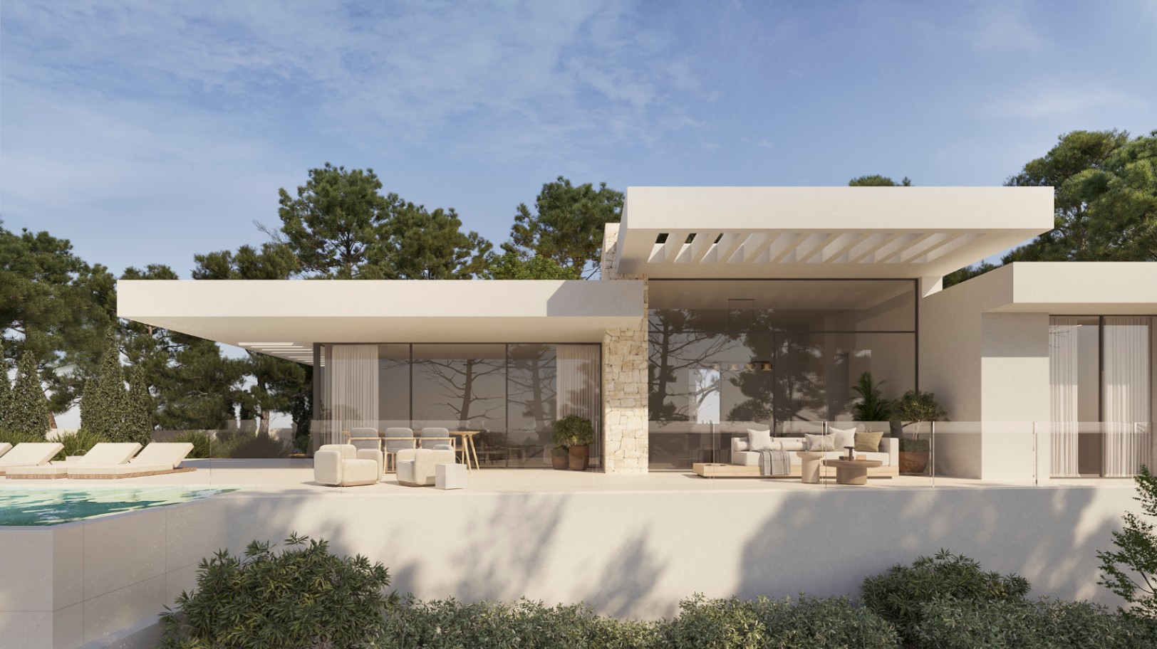 Moderne villa gevel met natuurstenen accenten, kamerhoge glazen wanden en een ruim terras met buitenlounge, eethoek en zwembad omgeven door pijnbomen.