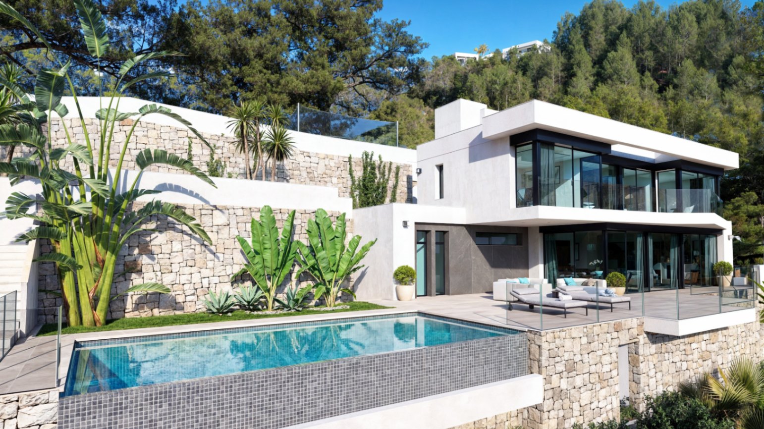 Moderne witte gevel met natuurstenen muren, een infinity zwembad met grijze tegels en ruime terrassen omgeven door mediterrane beplanting.