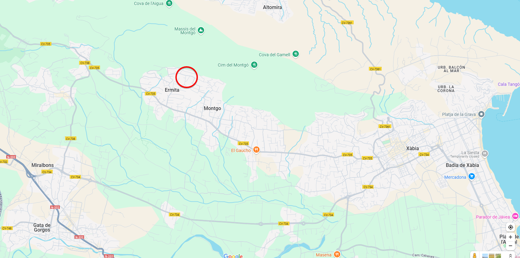 Gedetailleerde locatiekaart die de ligging van de woning nabij het Montgó-massief in Xàbia toont, met de nadruk op de woonwijk Ermita.