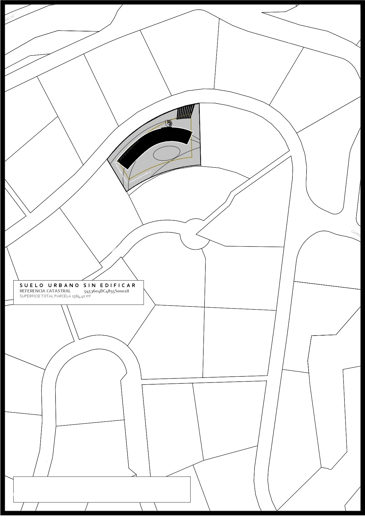 Kadastraal plan van een onbebouwd stedelijk perceel van 1.584,40 m², met de weergave van een geprojecteerd gebogen architectonisch ontwerp.