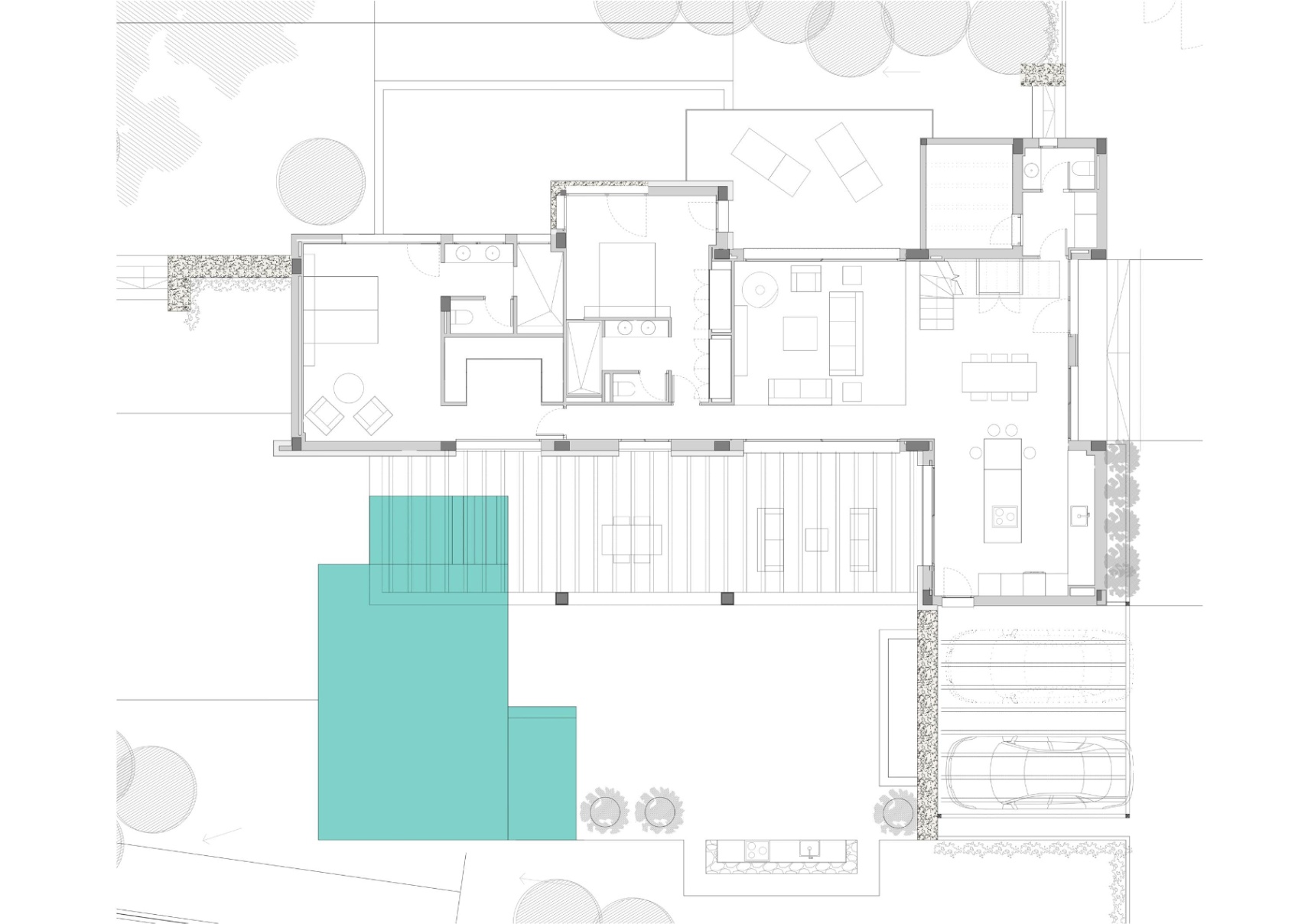 Technische plattegrond van de begane grond met de indeling van drie slaapkamers, open woonkamer, dubbele garage en het grote zwembad met terras.